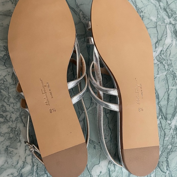 Designer sandals - Picture 5 of 8